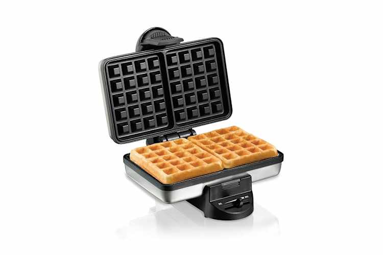 easy clean waffle maker toastmaster