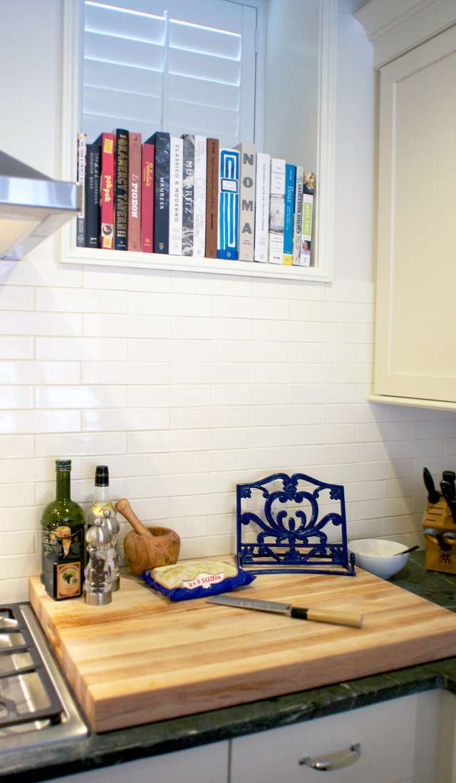 The Designer Trick for Disguising Ugly Rental Kitchen ...