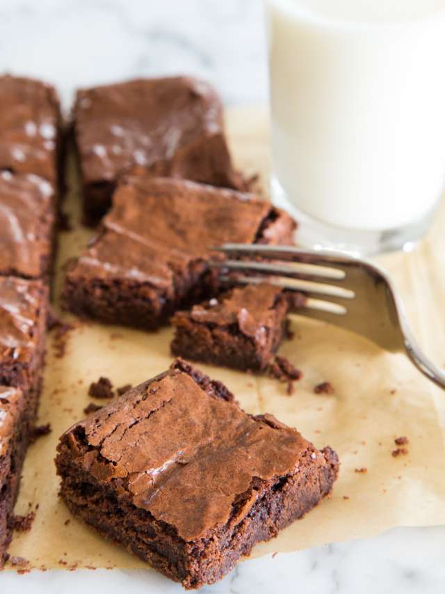 17 Easy Treats to Bake This Weekend So You Can Have Dessert All Week