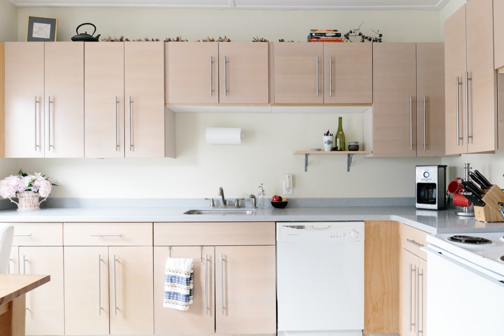 10 Ways to Get Sticky Cooking Grease Off Cupboards | Kitchn