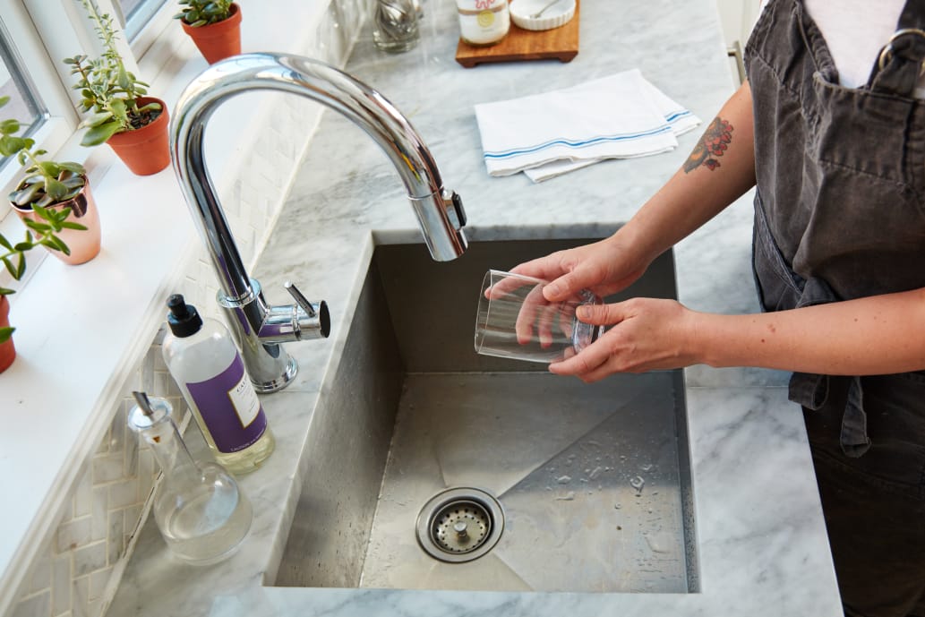 fake granet kitchen sink cleaning