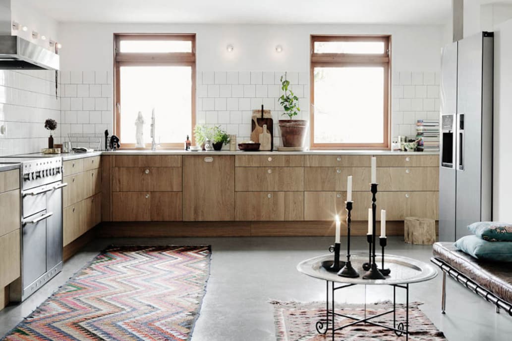 10 Modern Kitchens Rocking Natural Wood Cabinets 