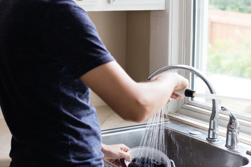 How To Clean Your Kitchen Sink Sprayer Kitchn