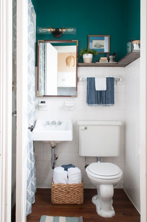 8 Stylish Solutions for Ugly Rental  Bathrooms  Apartment 