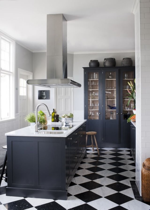 A Gallery of Glass Kitchen Cabinet Doors That Are Gorgeous and ...