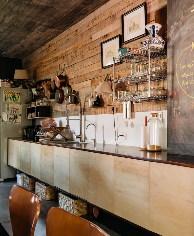 6 Modern Kitchens Rocking Natural Wood Cabinets ...