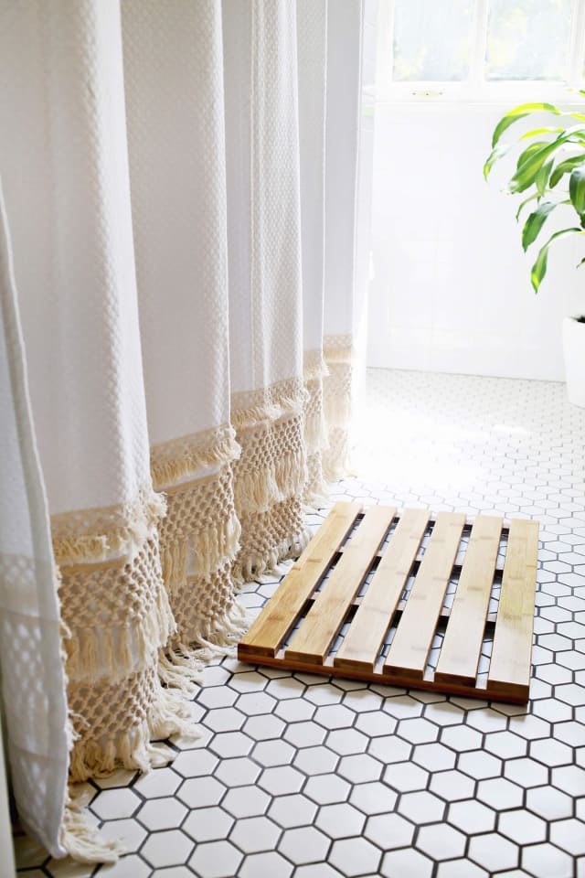 Reinvent Your Rental Diy Ideas To Revive Rental Bathrooms