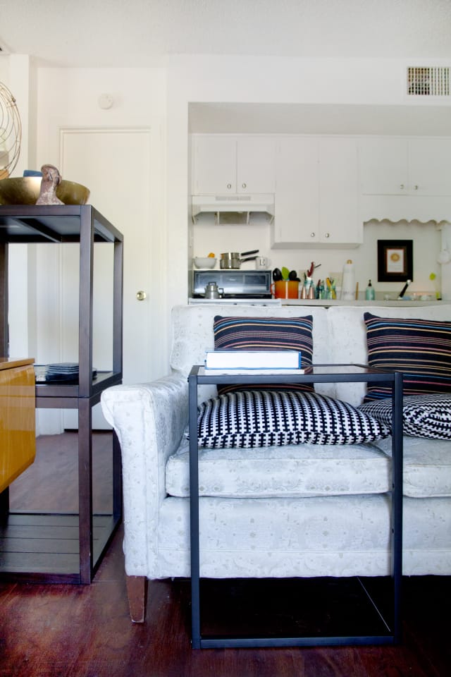 8 Super Small Spaces (Under 400 Sq Ft!) with Big Design ...