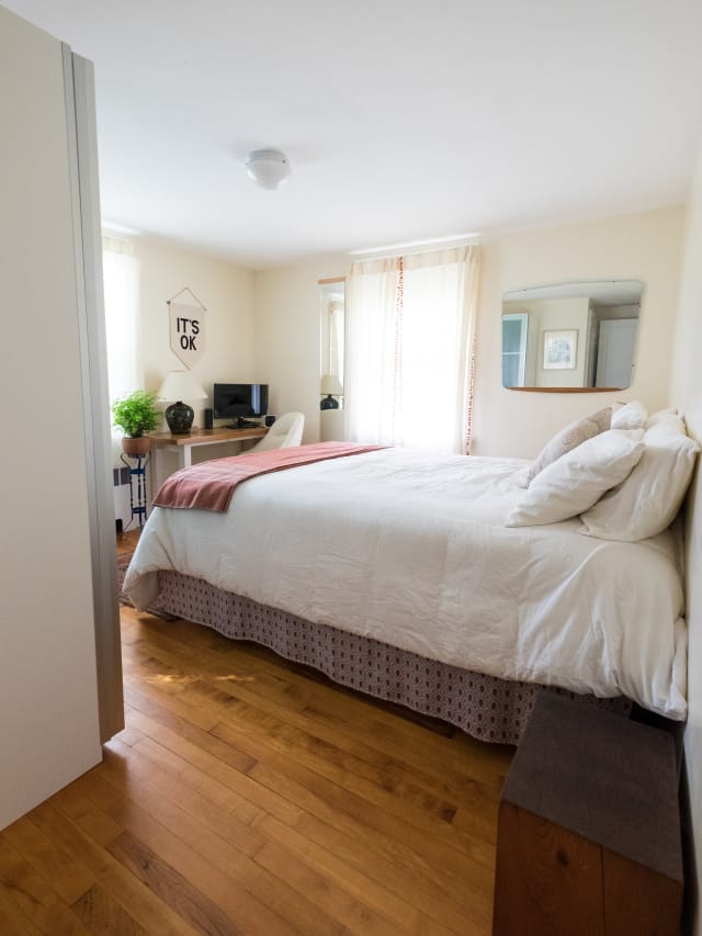 House Tour Molly Hatch S Creative Haven Apartment Therapy