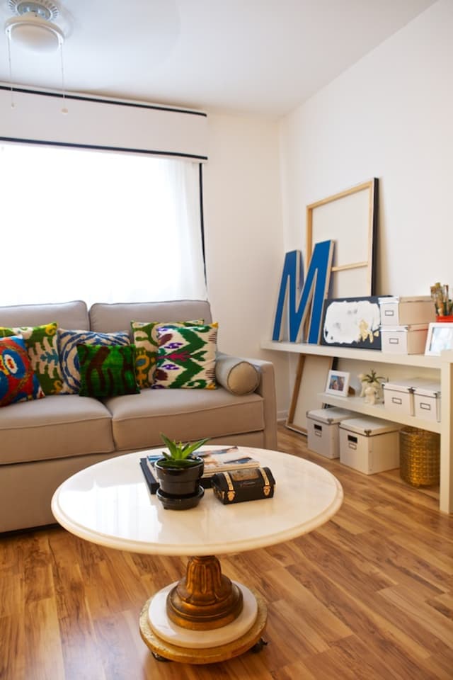 8 Super Small Spaces (Under 400 Sq Ft!) with Big Design ...