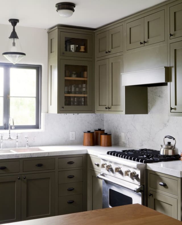 Green kitchen cabinets