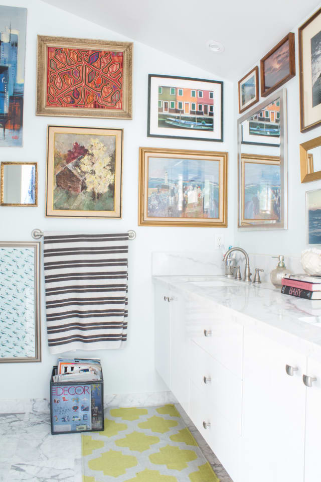 8 Stylish Solutions for Ugly  Rental Bathrooms  Apartment  