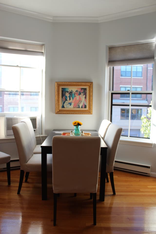 House Tour A Colorful And Cozy Boston Apartment
