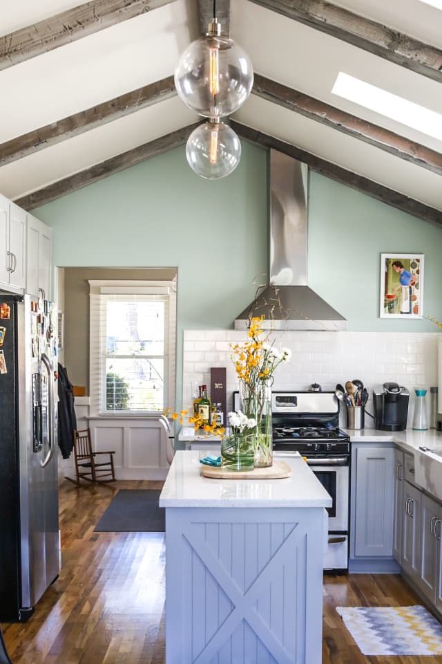 This Bungalow Kitchen Is Fabulous! Here Are 5 Things to Learn From It