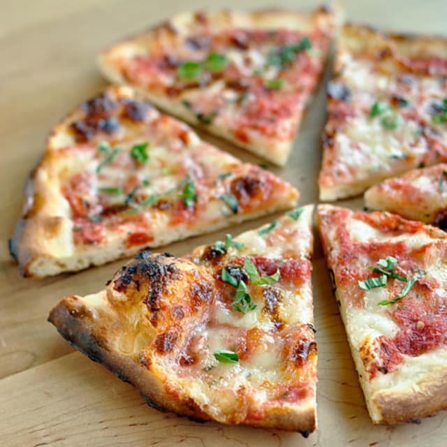 Food Rivalries: Pie- or Square-Cut Pizzas | Kitchn