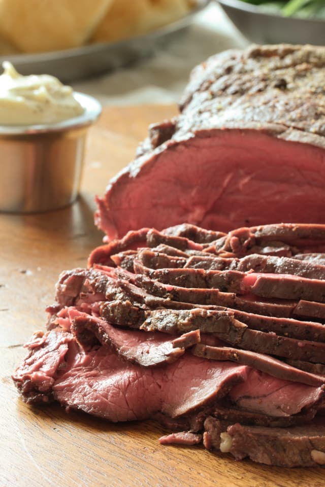 Sauces For Beef Tenderloin Recipes - Recipe: Beef Tenderloin Sliders with Horseradish Sauce ...