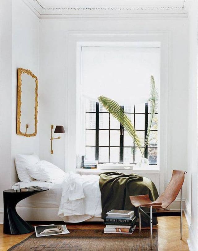 How to Arrange a Small Bedroom | Apartment Therapy Check out this guide for how to arrange a small bedroom for tips on small bedroom layouts, small master bedroom design, and small bedroom small bedroom organization and storage tips.