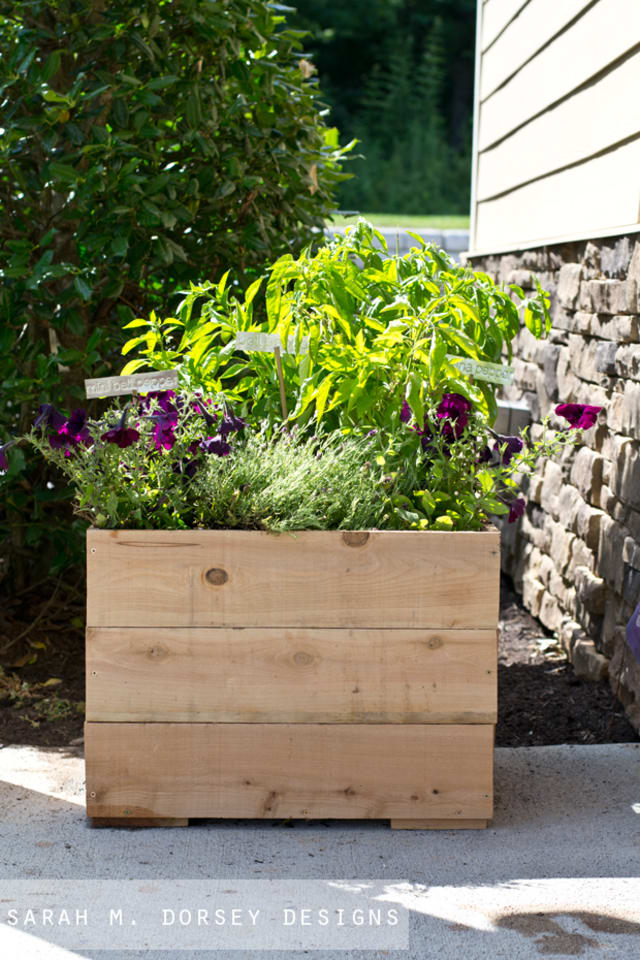 10 DIY Projects to Transform Your Outdoor Space This Weekend