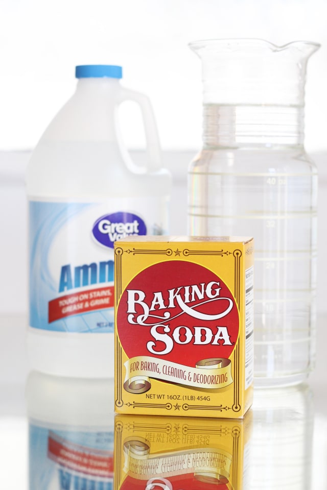 How To Clean an Old Porcelain Enamel Bathtub or Sink ...