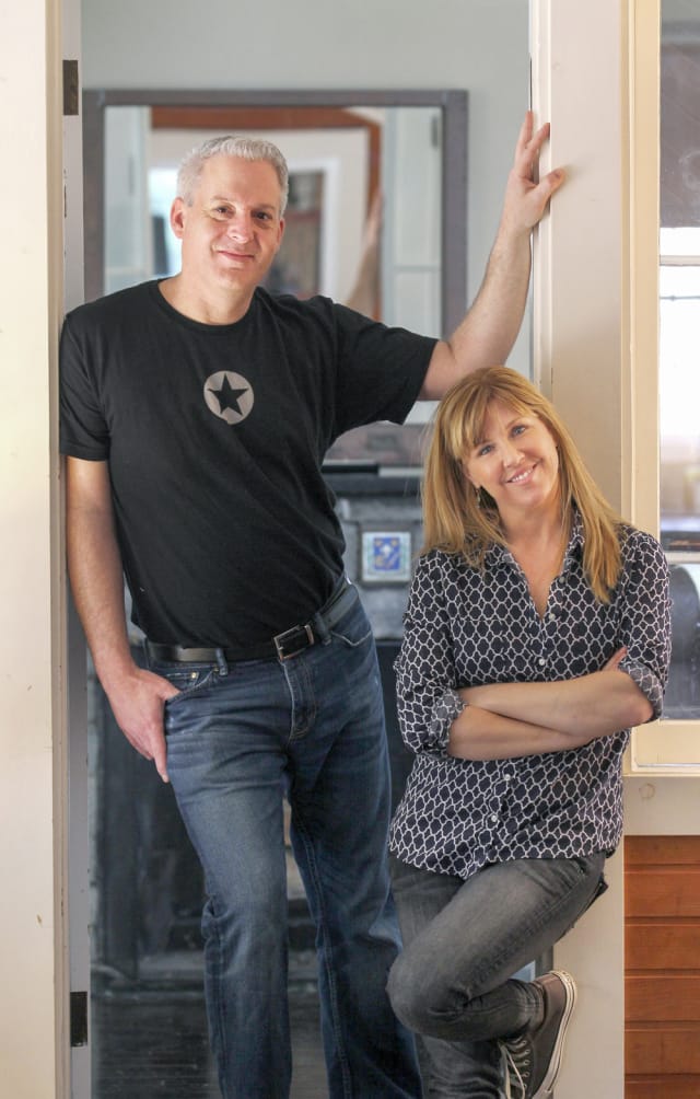 Monica Amp Austin S Charming Bungalow Apartment Therapy