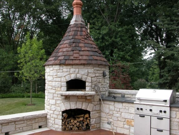Backyard pizza oven