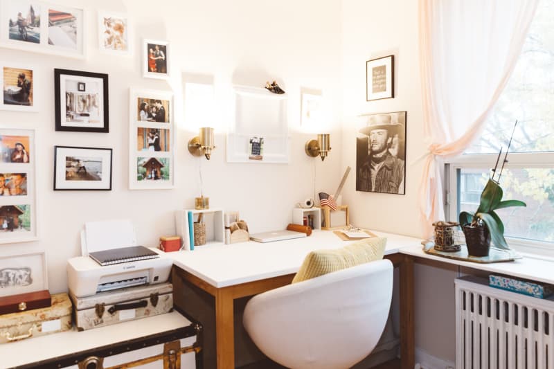 House Tour Vintage Finds Mix In A Cozy Ontario Rental