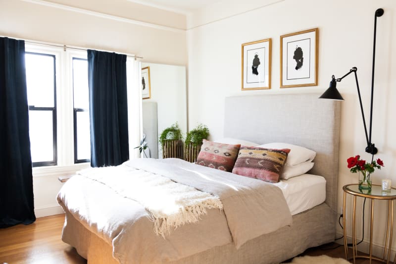 House Tour A Chic And Airy Marina District Apartment