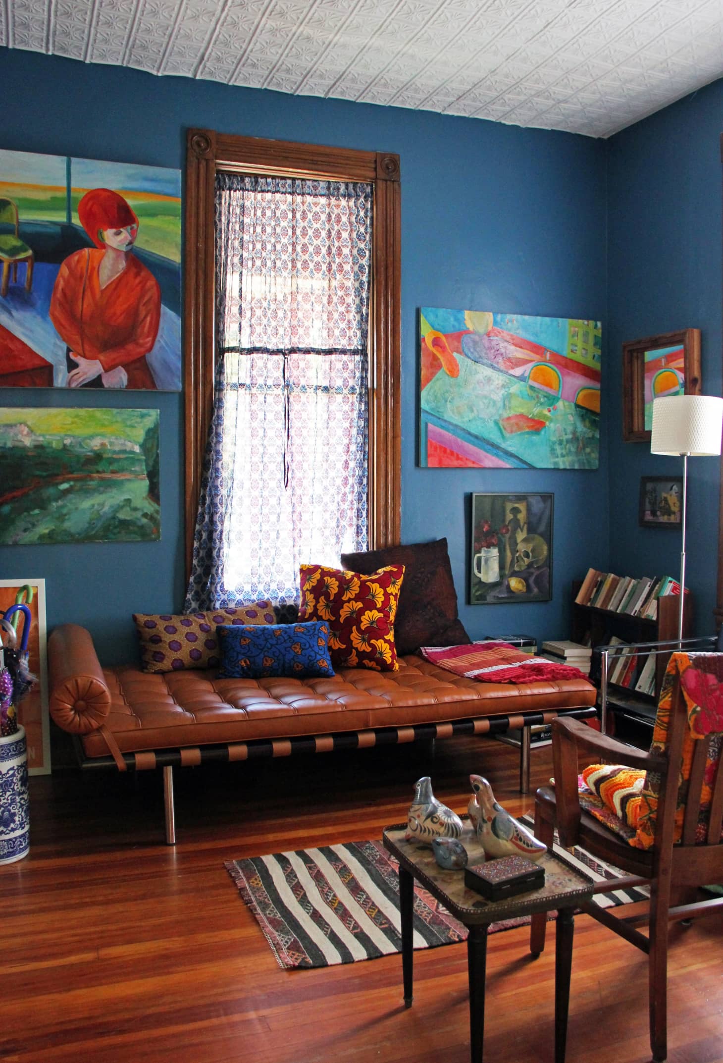 House Tour A Colorful In North Ina Apartment Therapy Susan S Colorful Cabinet Of Curiosities
