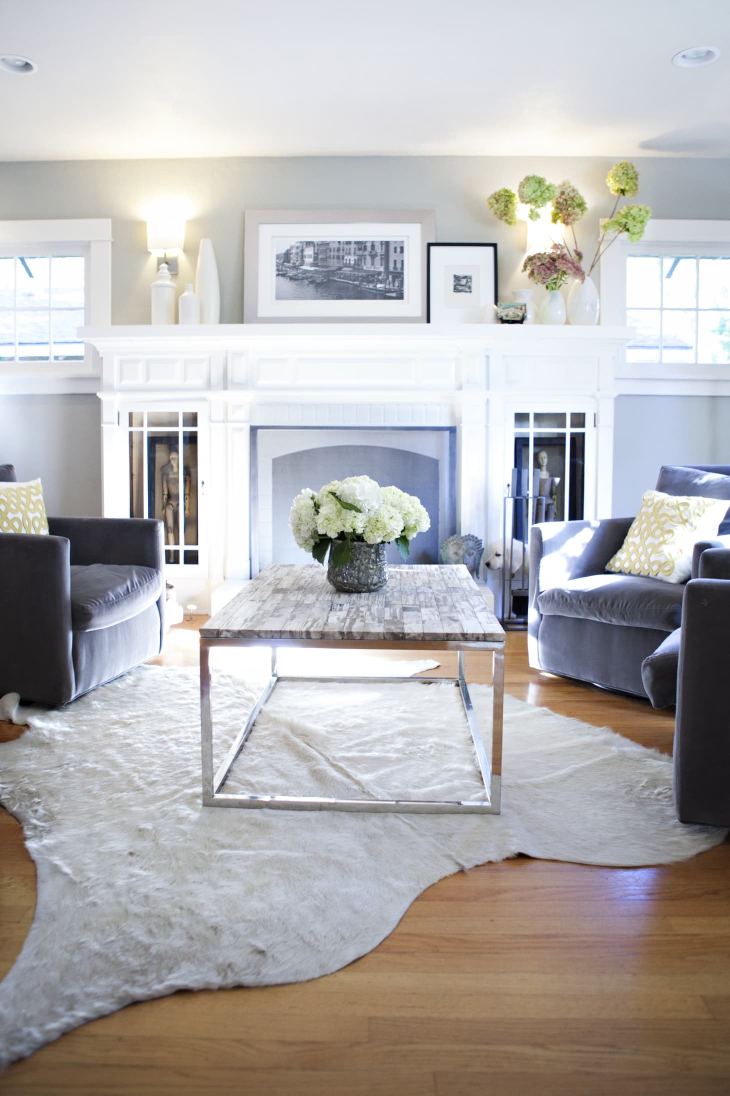 House Tour Contemporary Style Kid Friendly Bungalow Apartment Therapy René S Contemporary Kid Friendly Bungalow