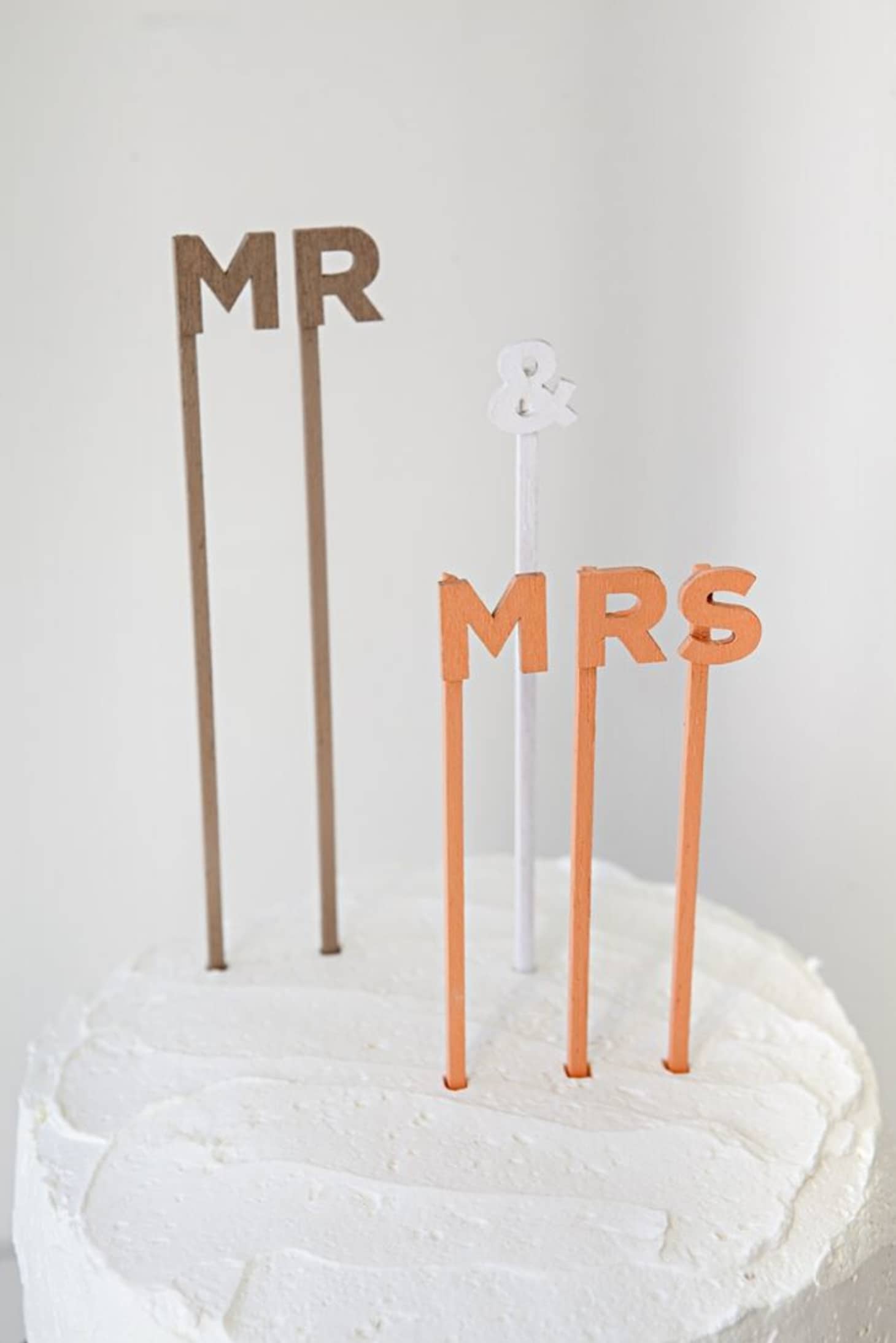 20 Simple Chic Diy Wedding And Party Cake Toppers Apartment Therapy