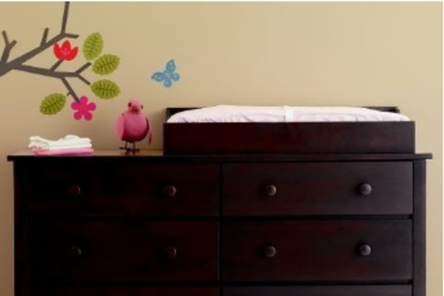 standard changing table pad size