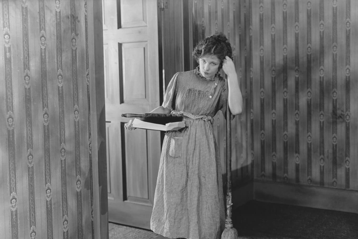 The Slackers’ Handbook to a Cozy Home: Clever Cleaning Hacks for Those Who Loathe Chores