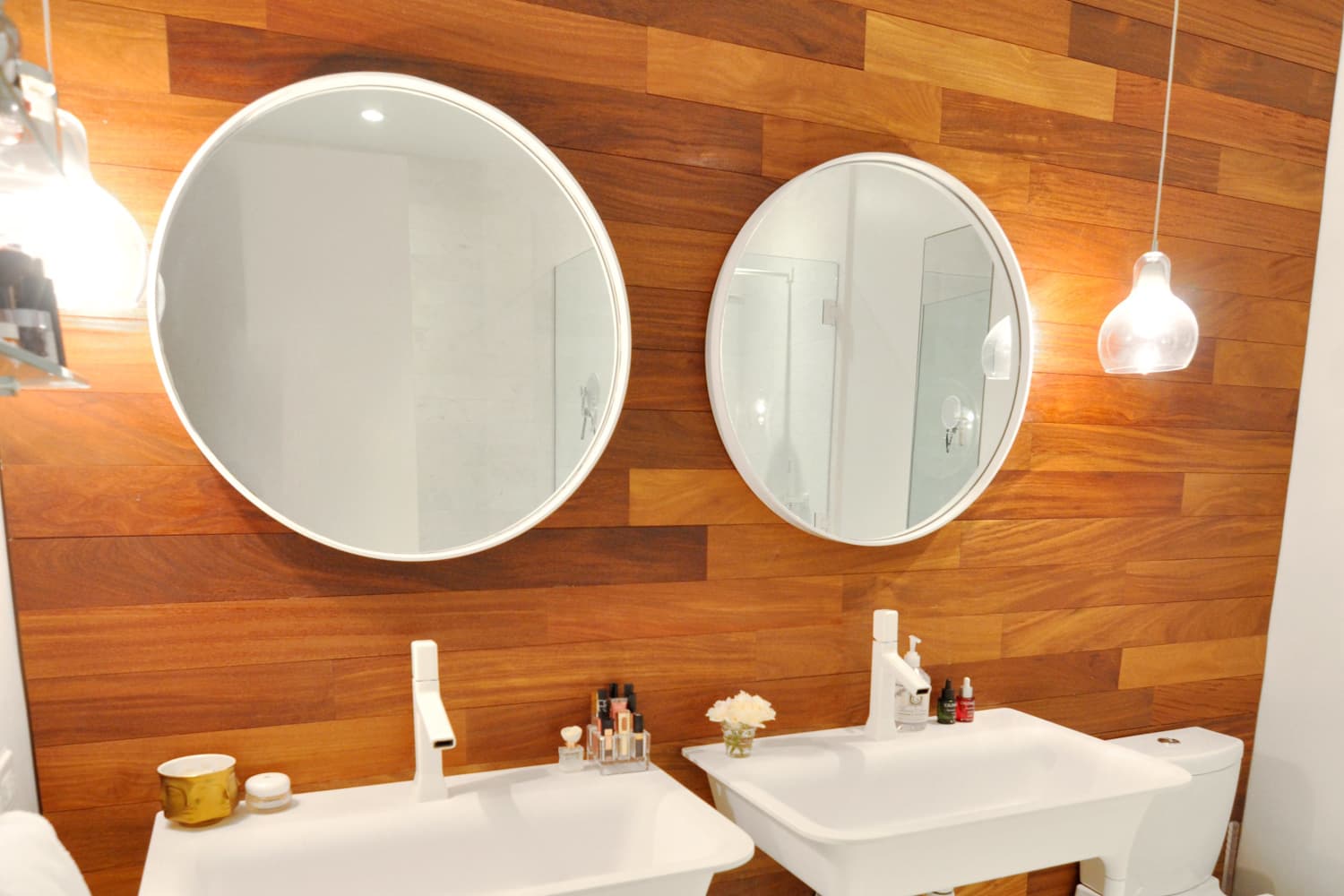 Windowless Bathrooms 9 That Aren T Bad At All And Why Apartment Therapy