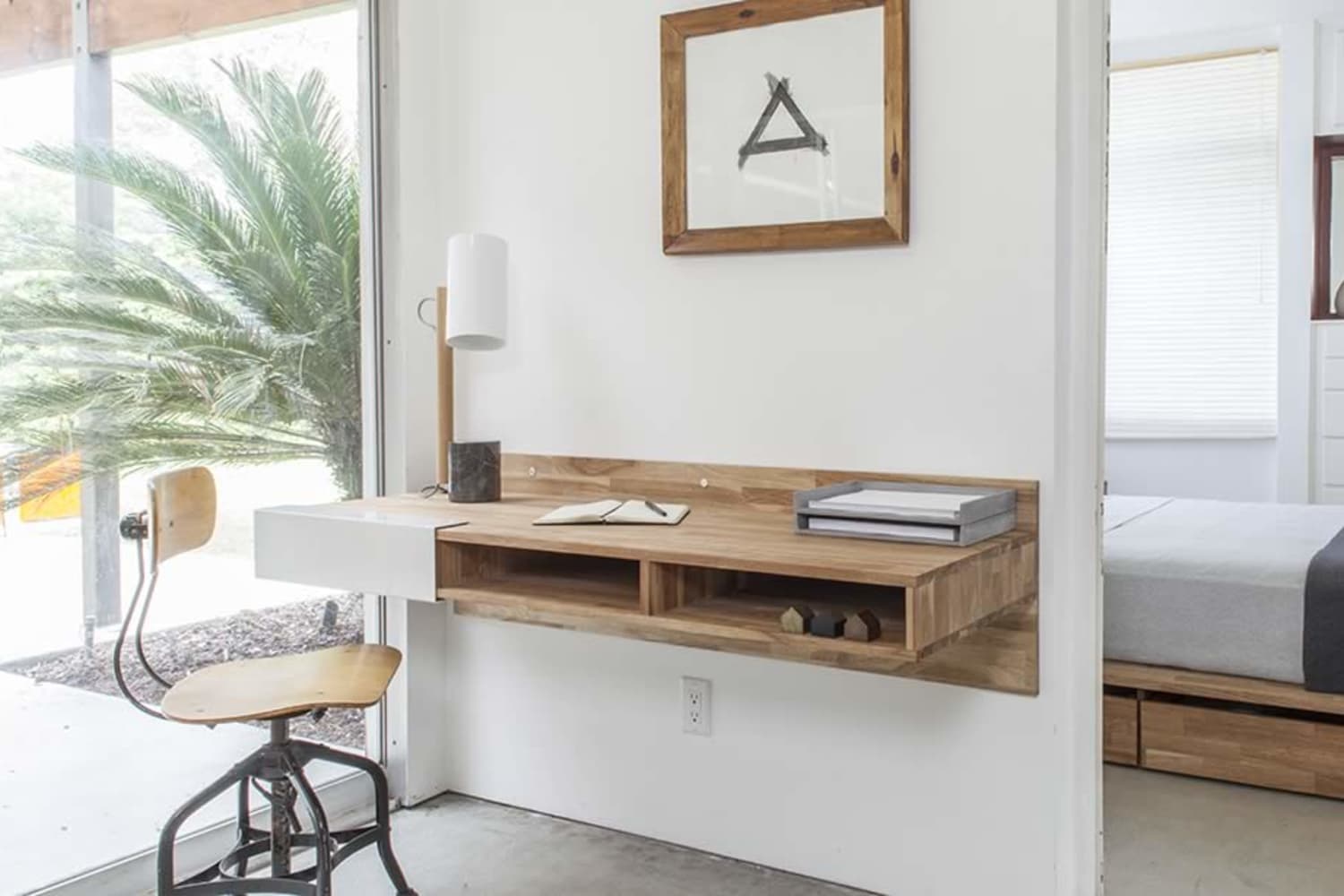 12 Best Wall Mounted Desks Floating Desks To Save Space Apartment Therapy