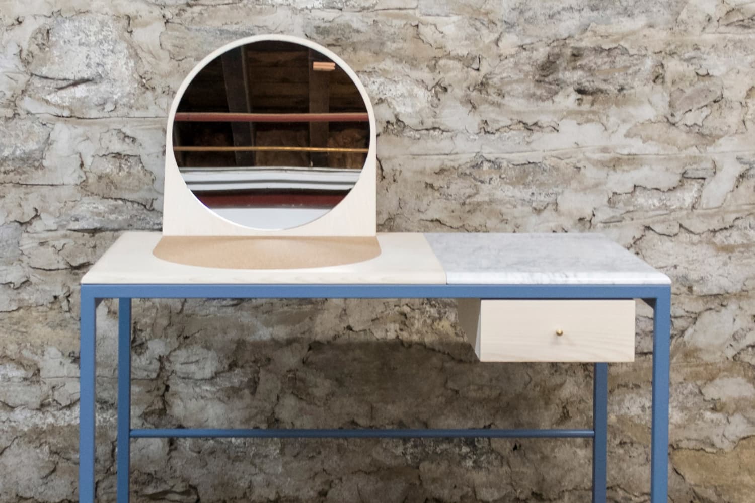 10 Modern Makeup Vanity Tables For The Beauty Room Apartment Therapy