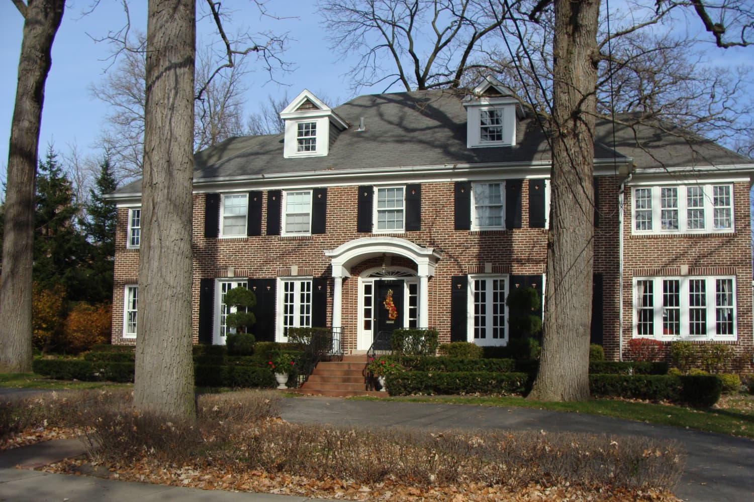 1 дома фото. Уиннетка Линкольн Авеню 671. Уиннетка штат Иллинойс. 671 Линкольн Авеню, Уиннетка, штат Иллинойс. Чикаго Уиннетка деревня.