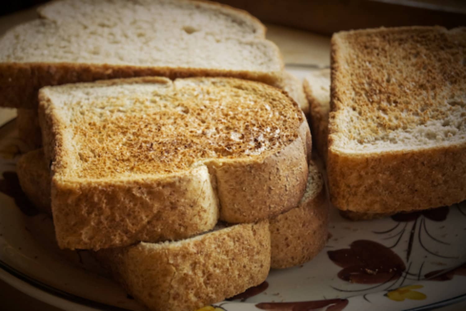 If my white bread was lightly molded on the crust only, is it safe to eat?  - Quora