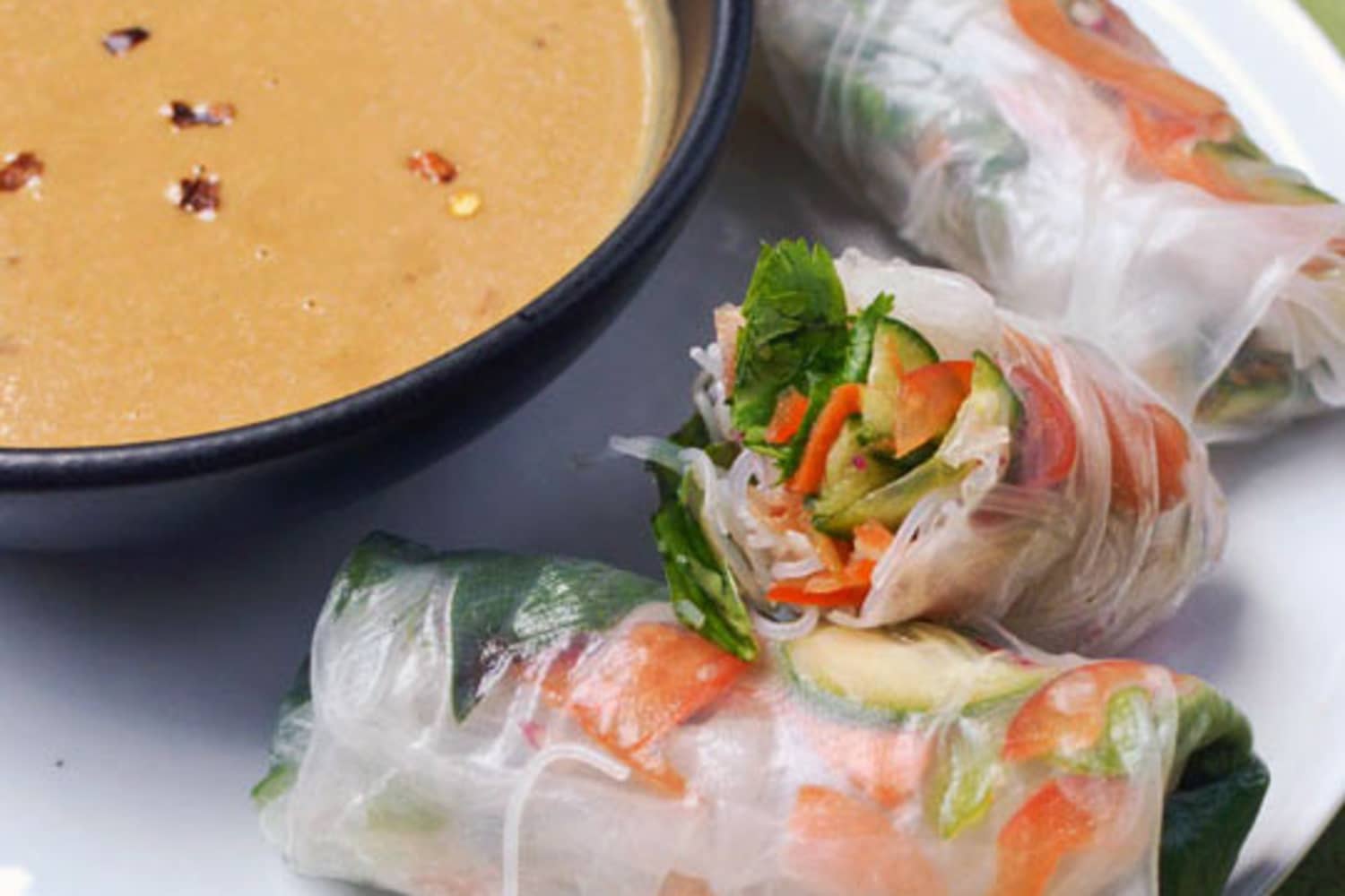 How To Make Vietnamese Spring Rolls Summer Rolls with Spicy ...