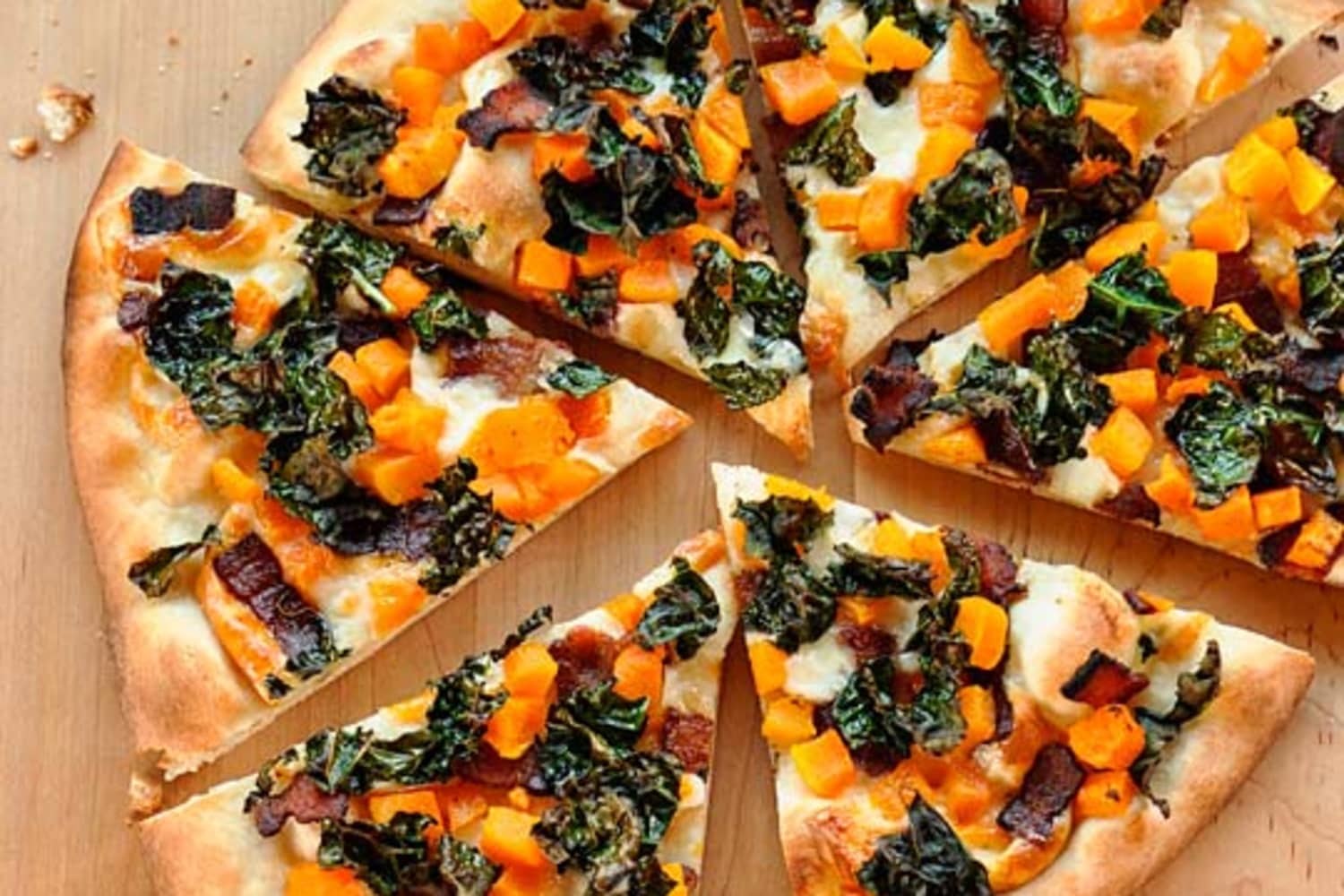 Пицца тыква на хэллоуин. Римская пицца с тыквой. Пицца с тыквенными семечками. Все тыквы в пицца. Все тыквы в пицца.