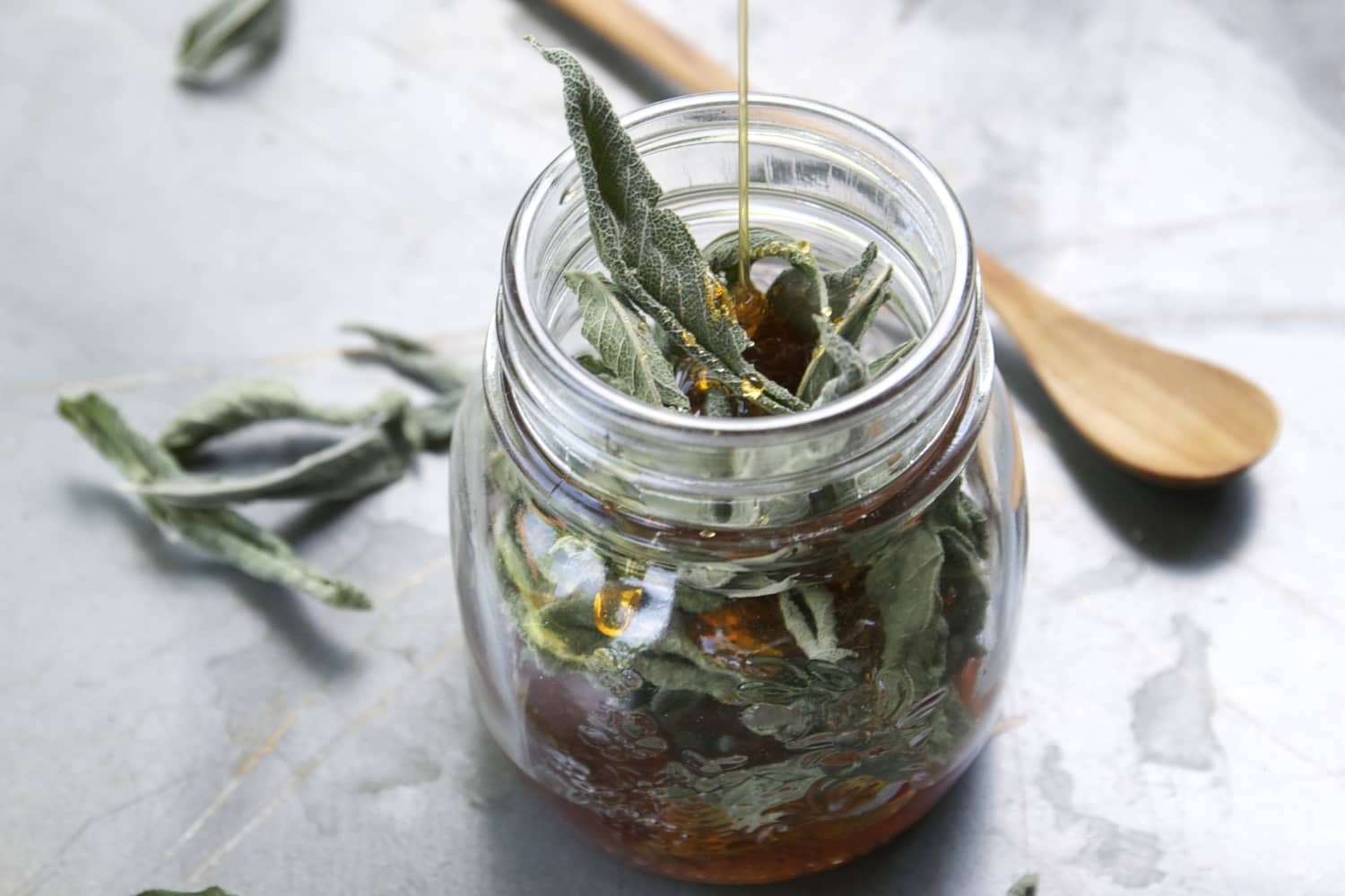 12 Creative Ways to Preserve Sage