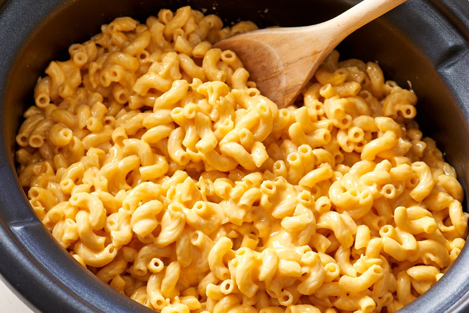 How To Make Mac and Cheese in the Slow Cooker