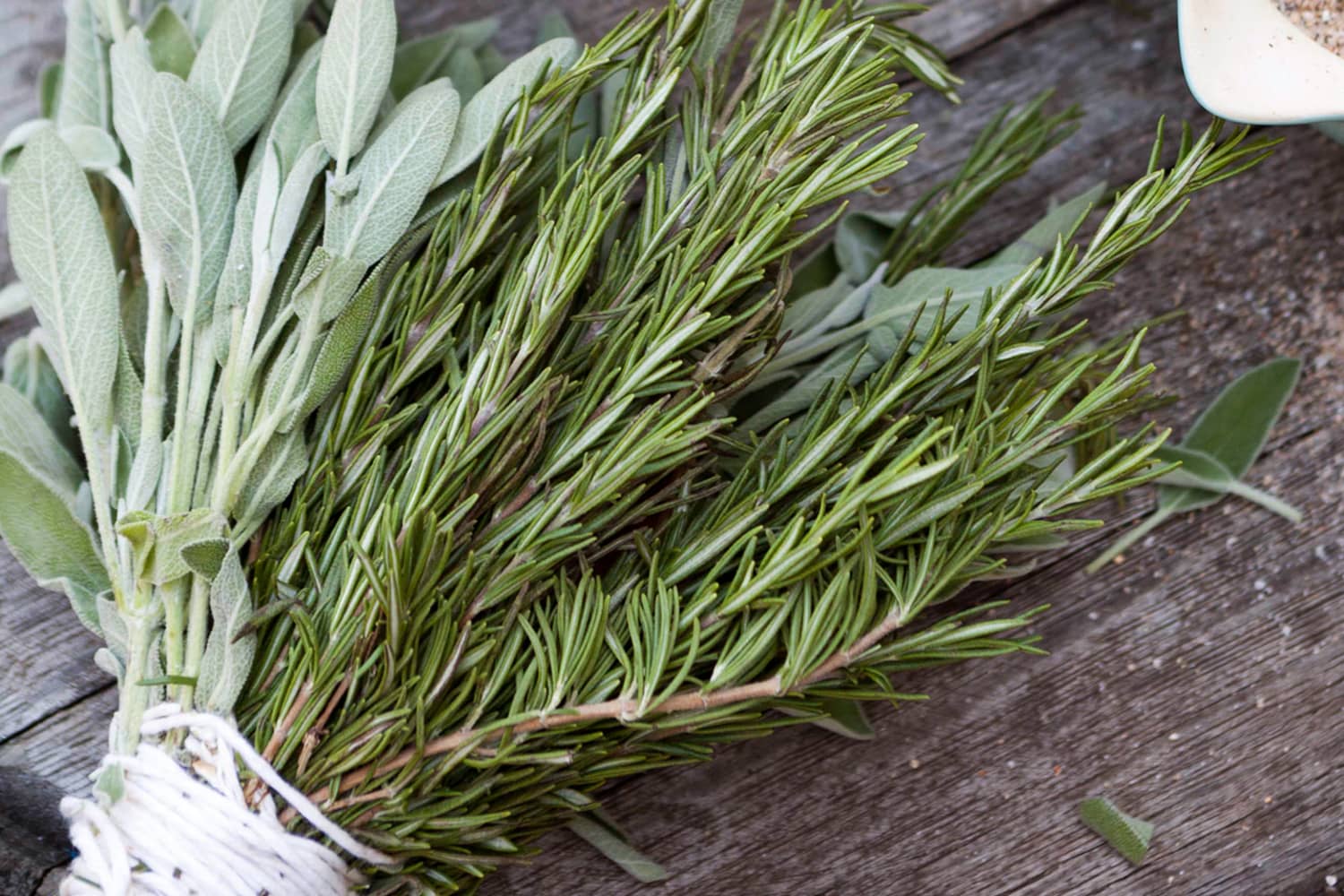 Армянская трава. Название армянской травы. Трава для жингялов хац. Название армянской травы. Жингялов хац фото.