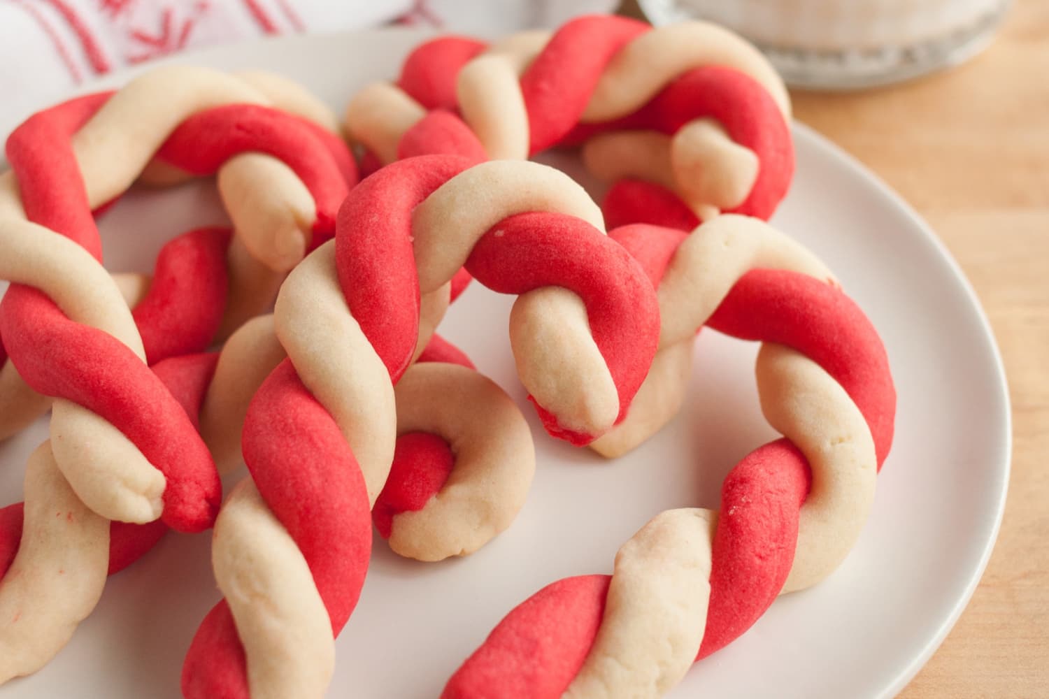 Tiny Facts Why Do We Eat Candy Canes For Christmas Kitchn