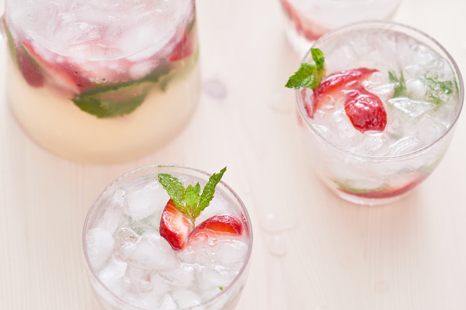 Featured image of post Steps to Prepare Strawberry Mojito Pitcher Recipe