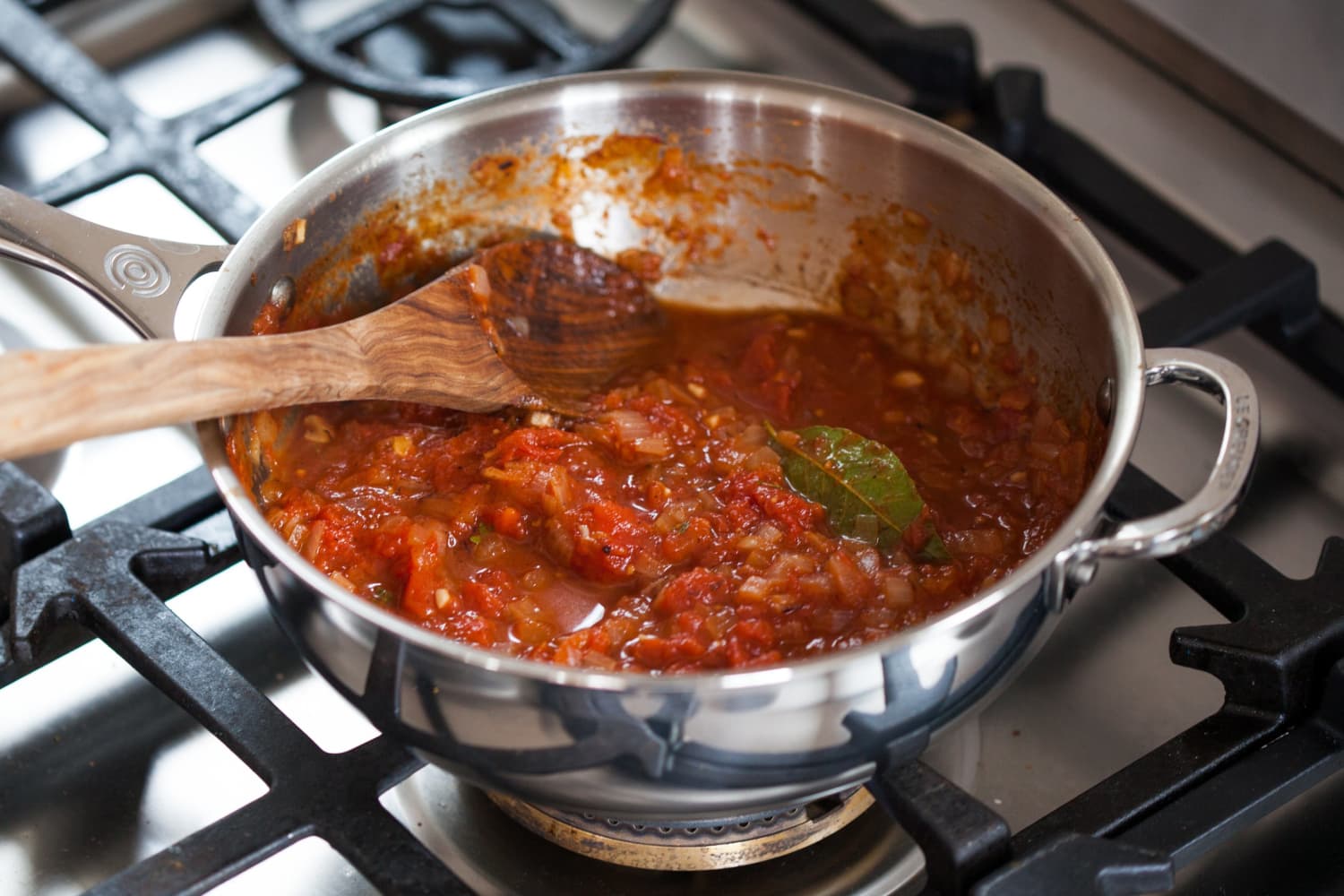Best canning. Соус капает