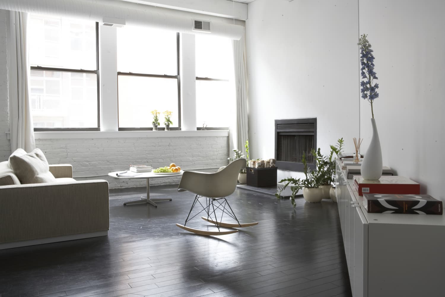 Andreas’ Greektown Loft Apartment Therapy