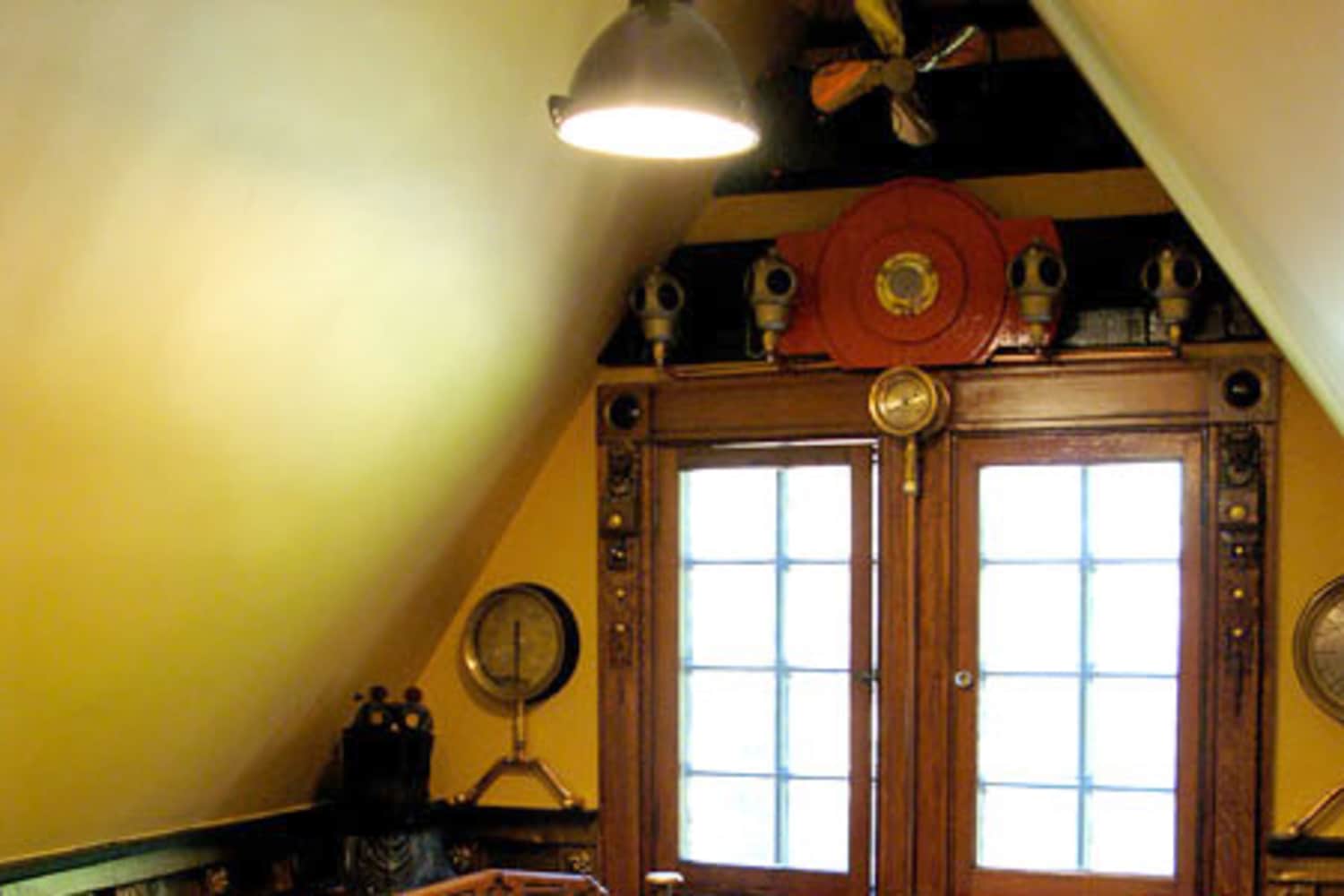 Bruce & Melanie’s Steampunk Victorian | Apartment Therapy