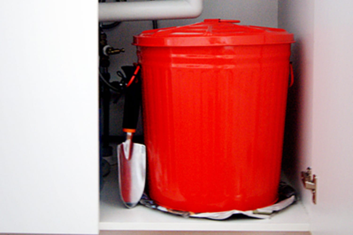 How To Make Your Own Indoor Compost Bin Apartment Therapy