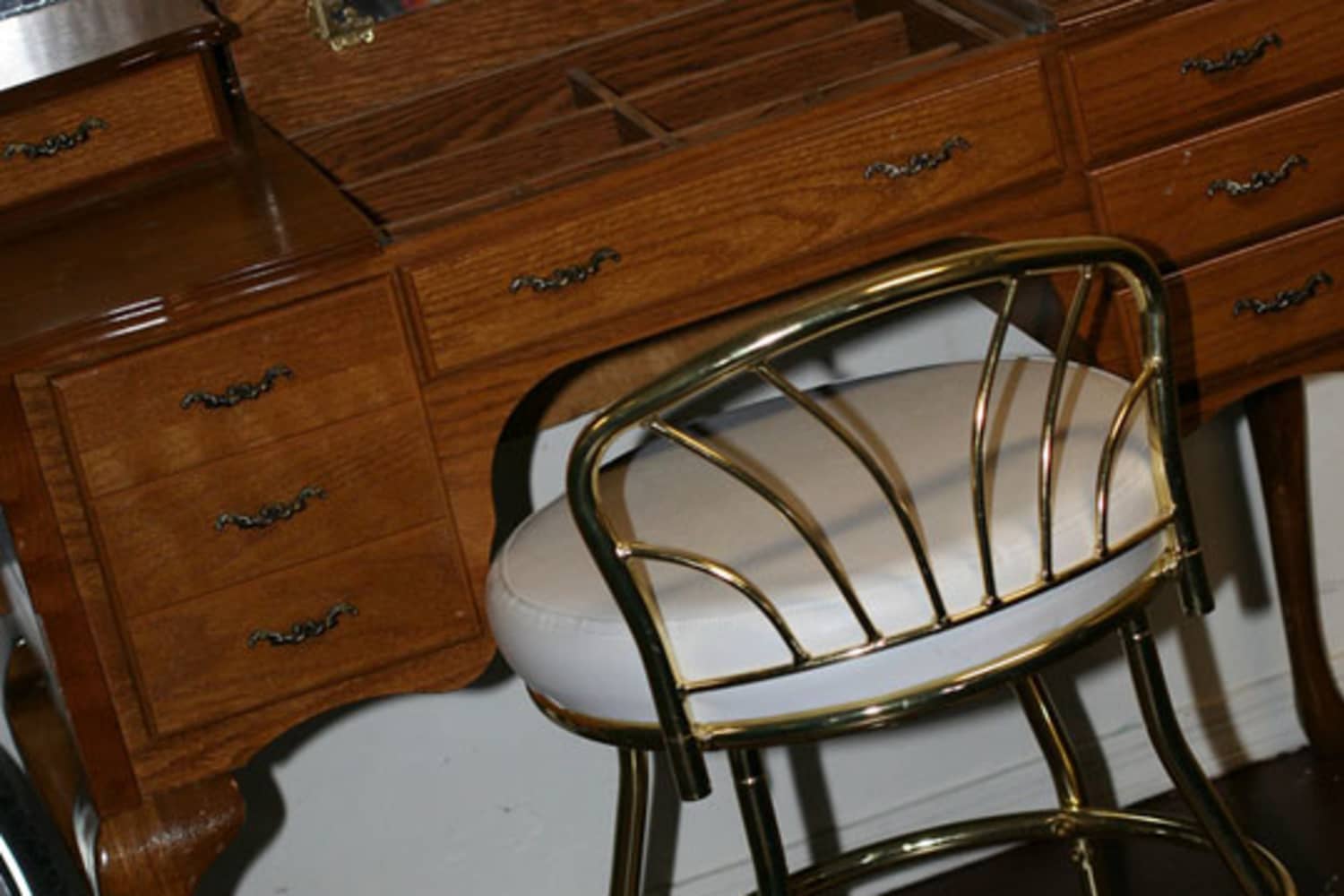 Before & After An Outdated Desk Goes and Girly Apartment