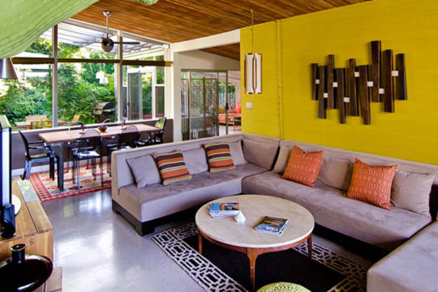 Cindy’s Midcentury Portland Sunshine Apartment Therapy